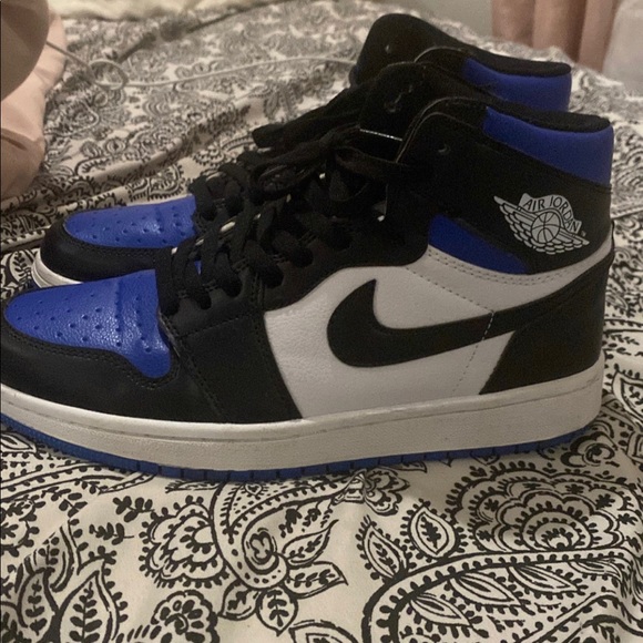 Air Jordan 1 Retro High OG ‘Royal Toe’ - Picture 3 of 3